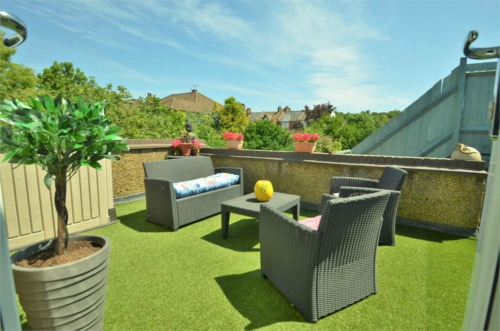 Dawlish Court, Daws Lane